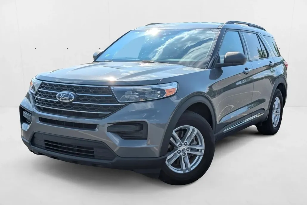 2024 Ford Explorer XLT photo 1