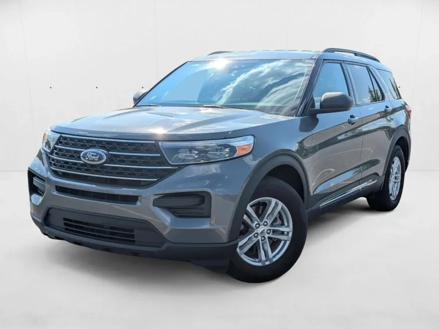 2024 Ford Explorer XLT photo 1