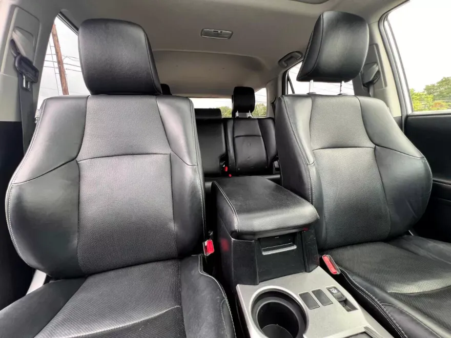 2019 Toyota 4Runner SR5 photo 14