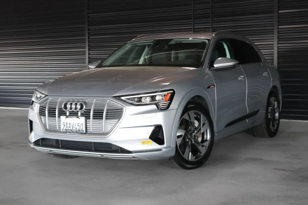 2022 Audi e-tron Premium photo 1