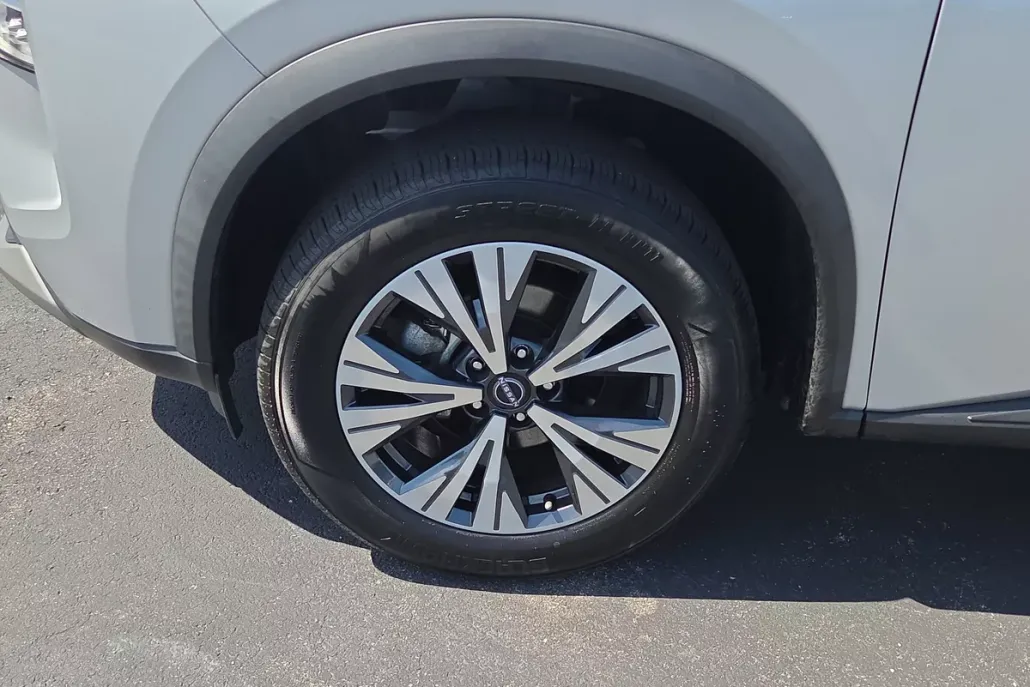 2023 Nissan Rogue SV AWD photo 1