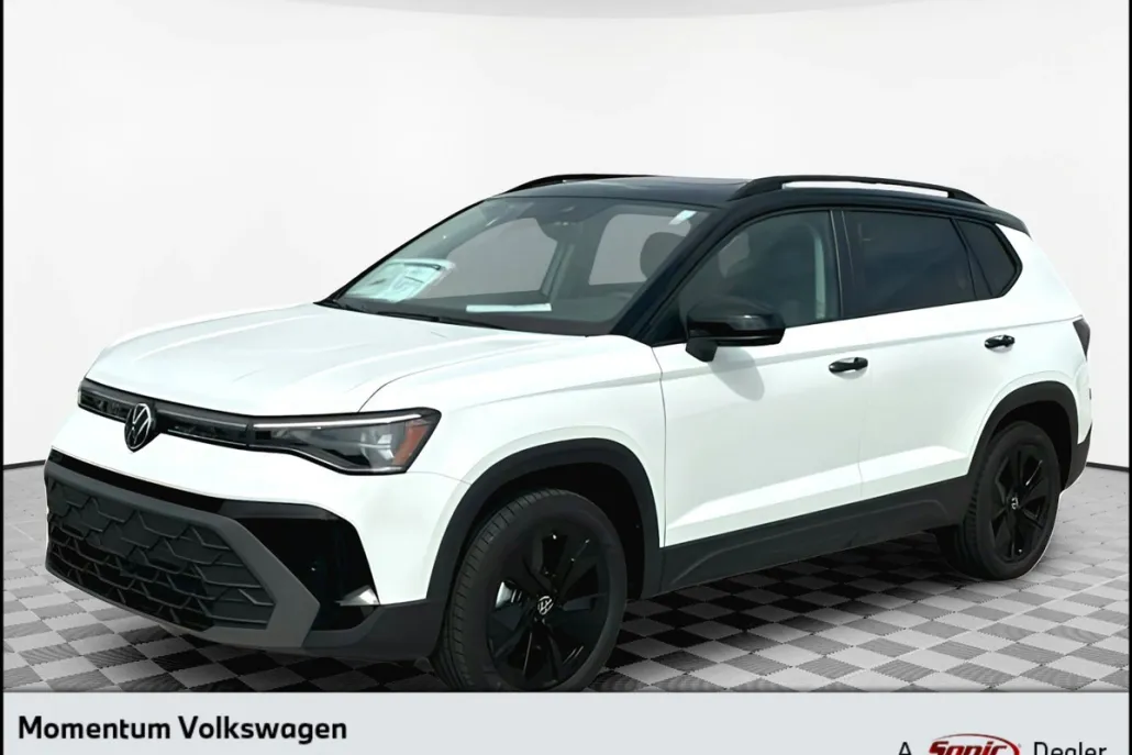 2025 Volkswagen Taos SE photo 1