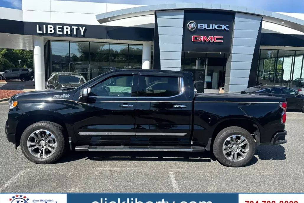2024 Chevrolet Silverado 1500 High Country photo 1