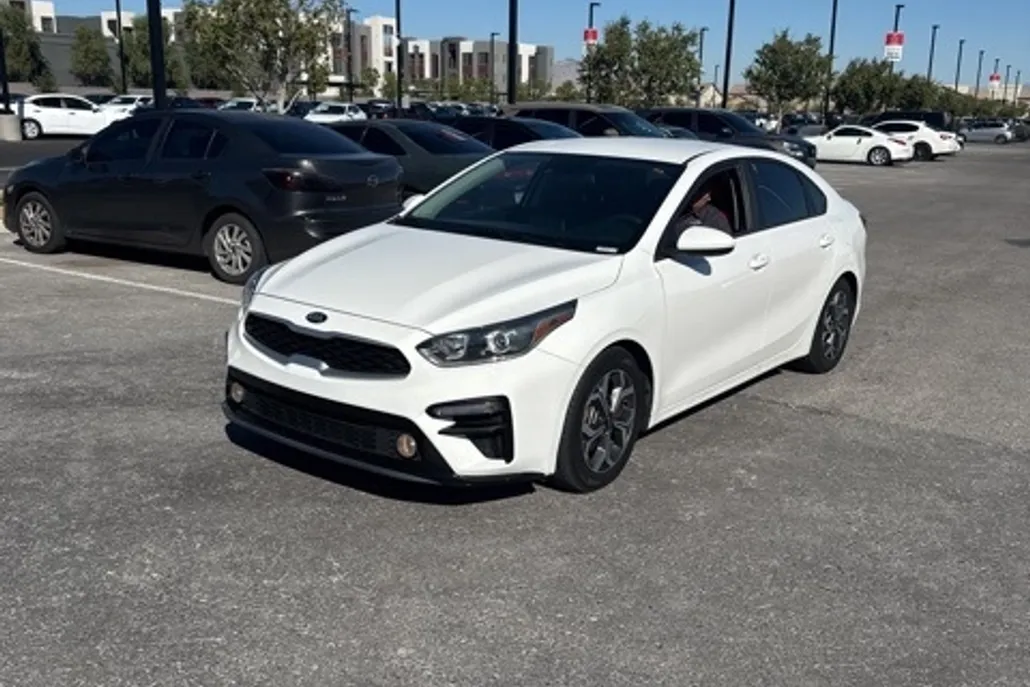 2019 Kia Forte LXS photo 1