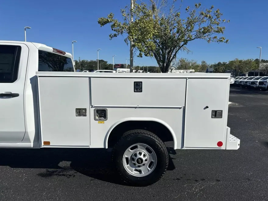 2025 Chevrolet Silverado 2500HD photo 1