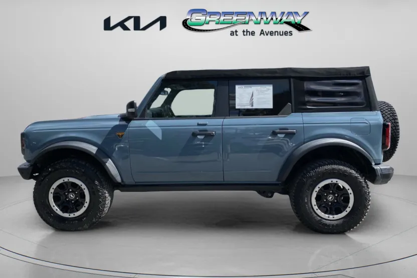 2022 Ford Bronco Badlands photo 1