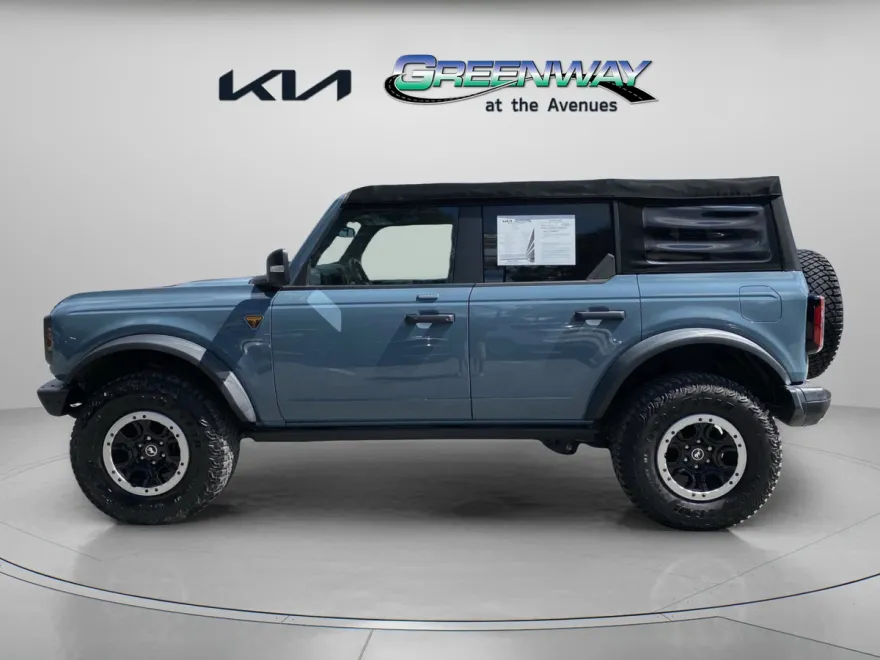 2022 Ford Bronco Badlands photo 1