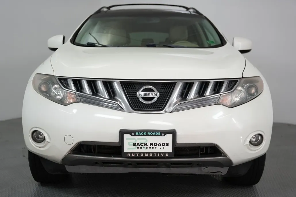 2010 Nissan Murano SL photo 1