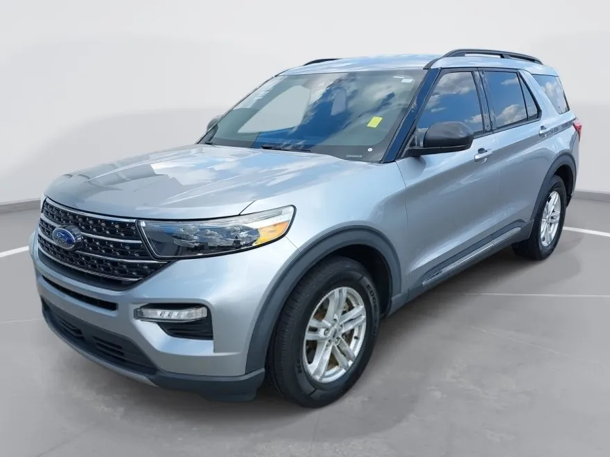 2020 Ford Explorer XLT photo 1