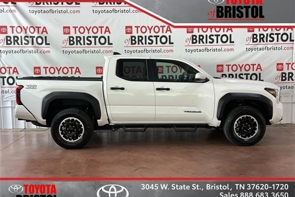 2025 Toyota Tacoma TRD Off-Road photo 1