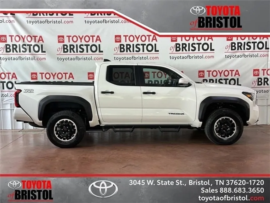 2025 Toyota Tacoma TRD Off-Road photo 1