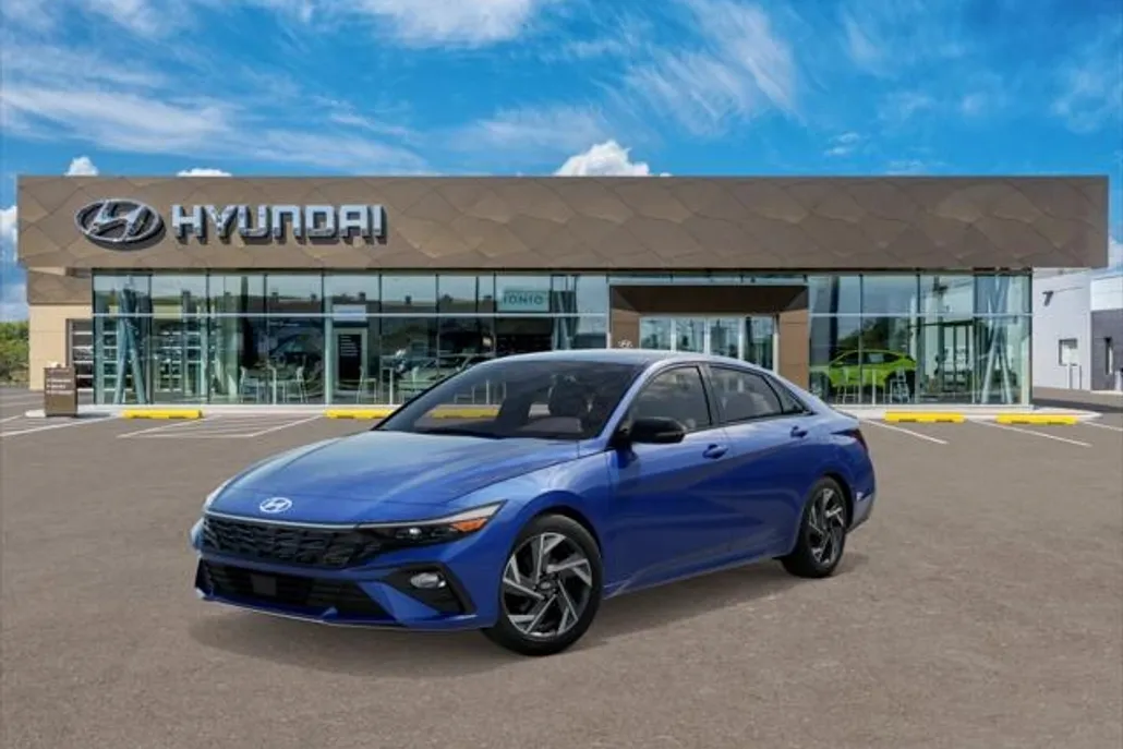 2025 Hyundai Elantra SEL Sport photo 1