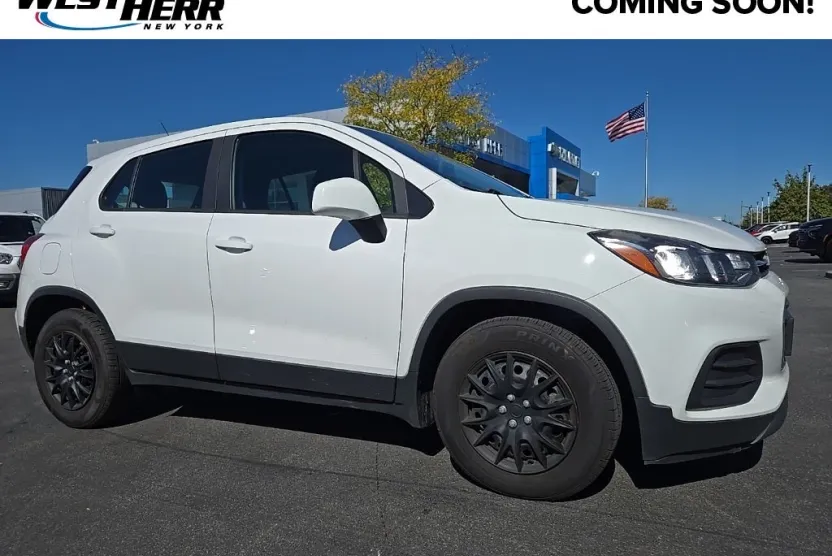 2018 Chevrolet Trax LS photo 1