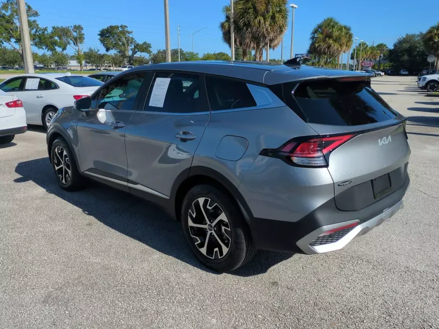 2024 Kia Sportage EX photo 1