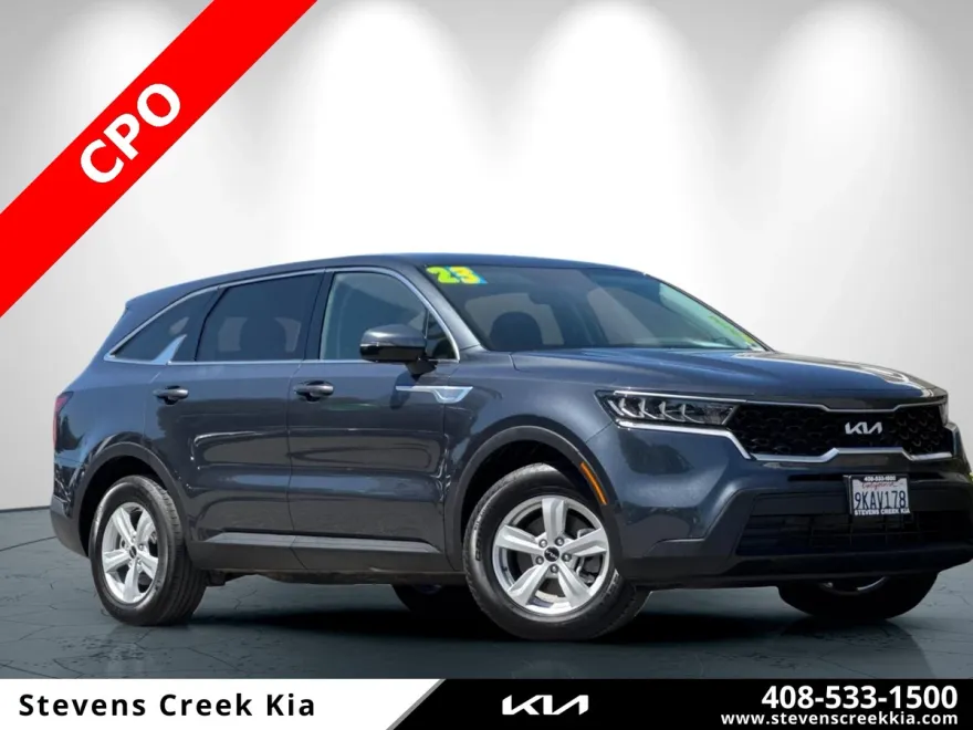 2023 Kia Sorento LX photo 1