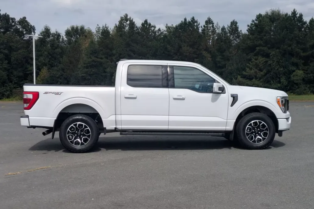 2022 Ford F-150 Lariat photo 1