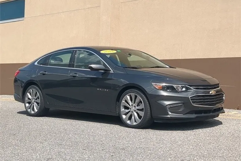 2018 Chevrolet Malibu Premier photo 1