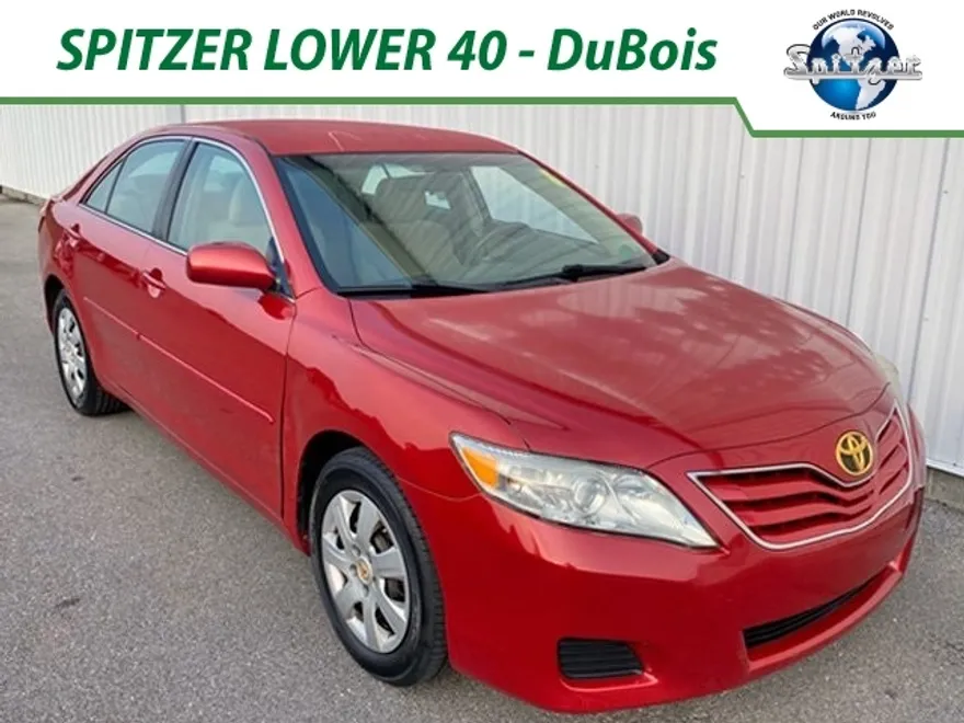 2011 Toyota Camry LE photo 1