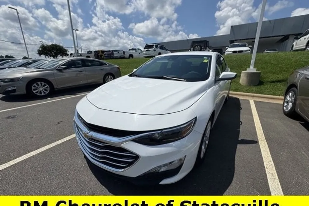 2024 Chevrolet Malibu 1LT photo 1
