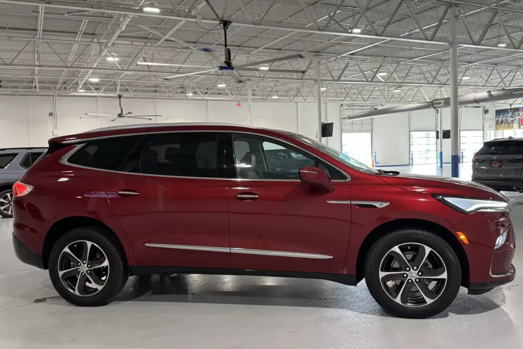 2024 Buick Enclave Essence photo 1