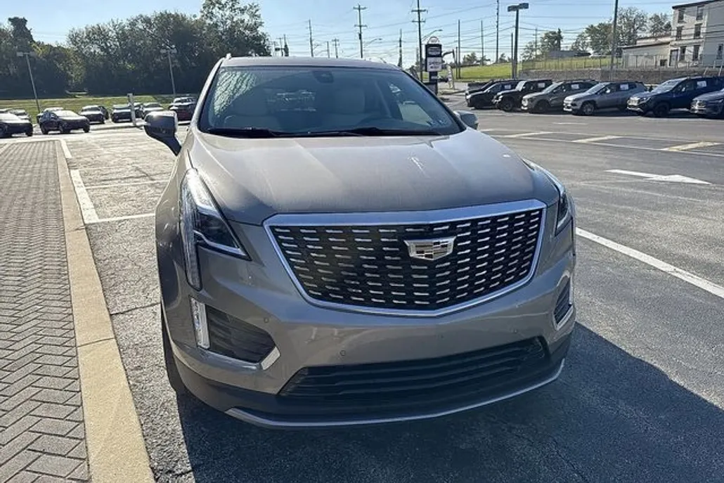 2022 Cadillac XT5 Premium Luxury photo 1