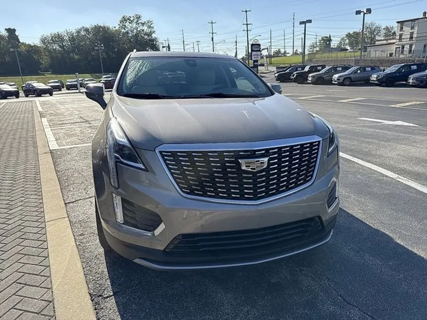 2022 Cadillac XT5 Premium Luxury photo 1