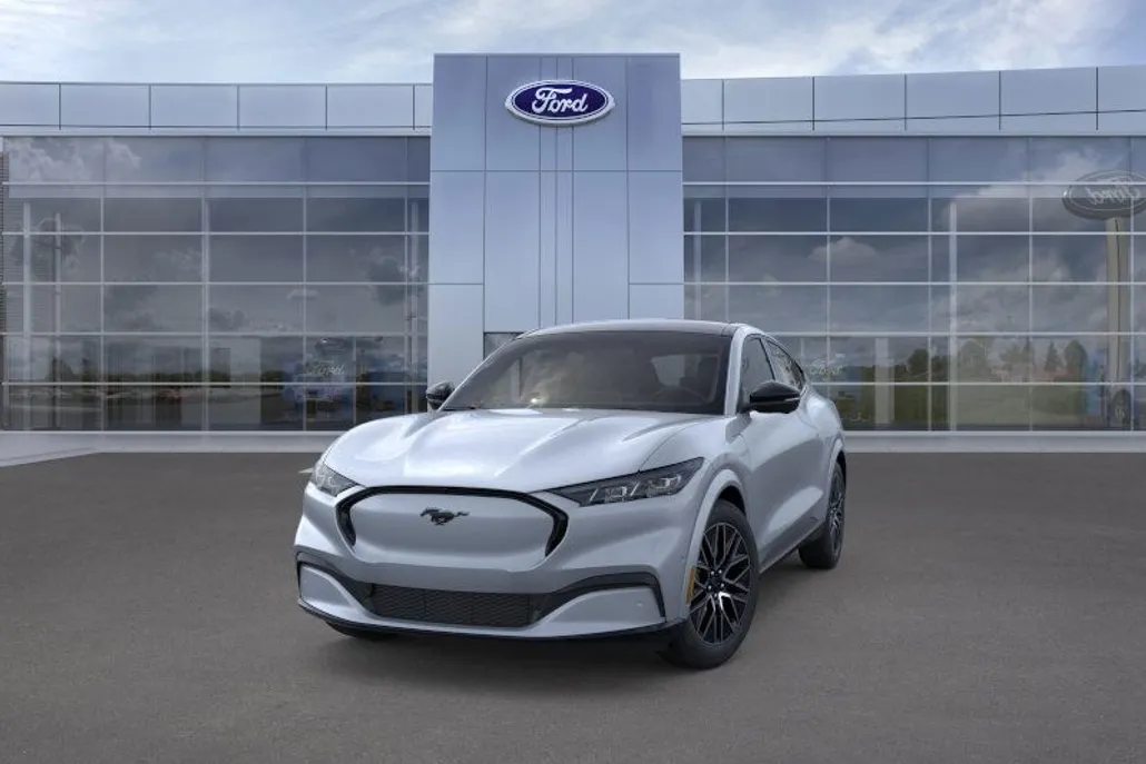 2025 Ford Mustang Mach-E Premium photo 1