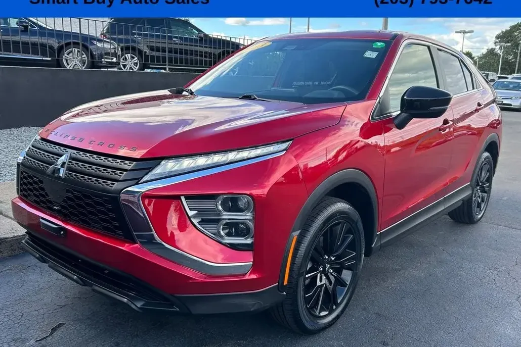 2023 Mitsubishi Eclipse Cross LE photo 1