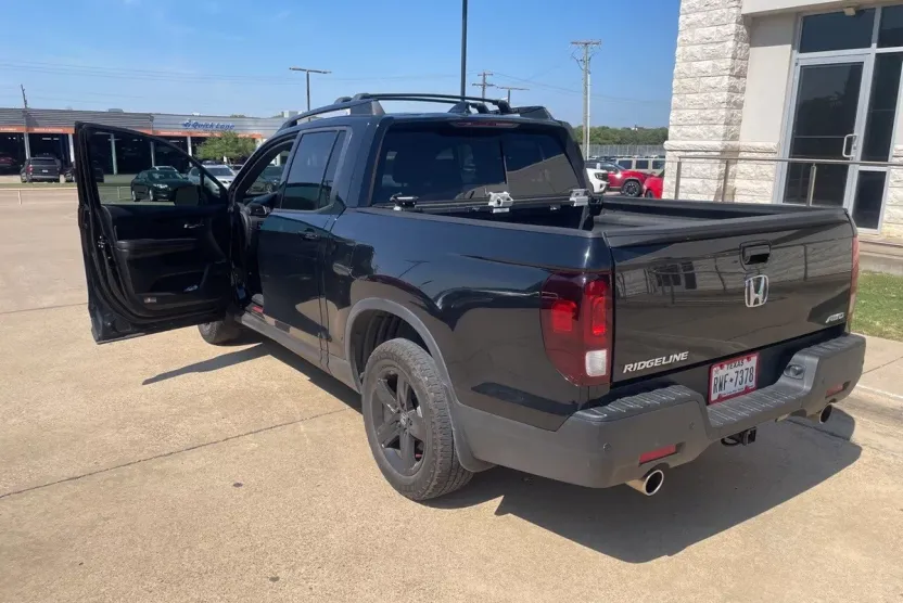 2022 Honda Ridgeline Black Edition photo 1