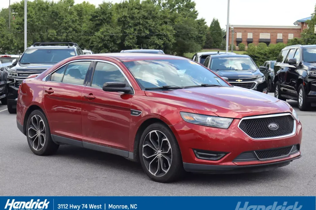 2015 Ford Taurus SHO photo 1
