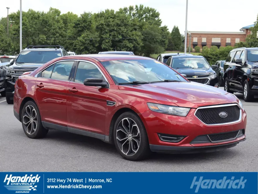2015 Ford Taurus SHO photo 1