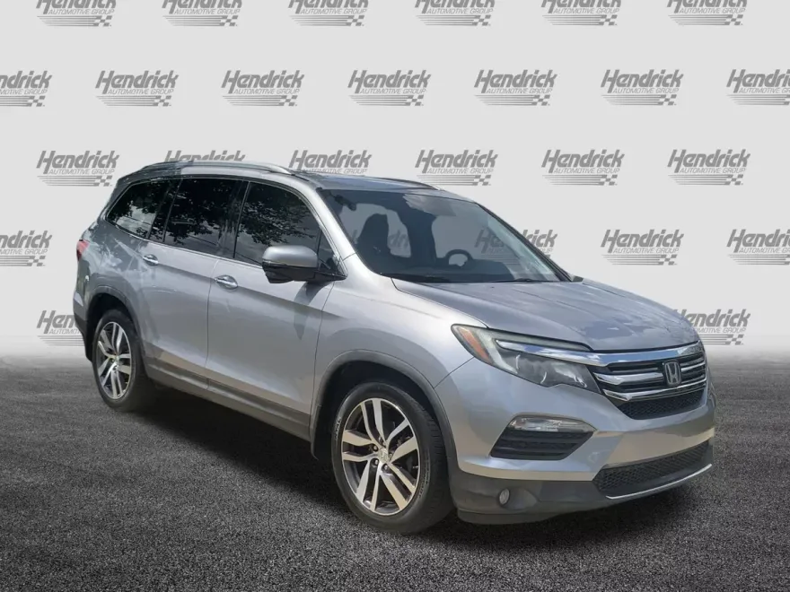 2016 Honda Pilot Touring photo 1