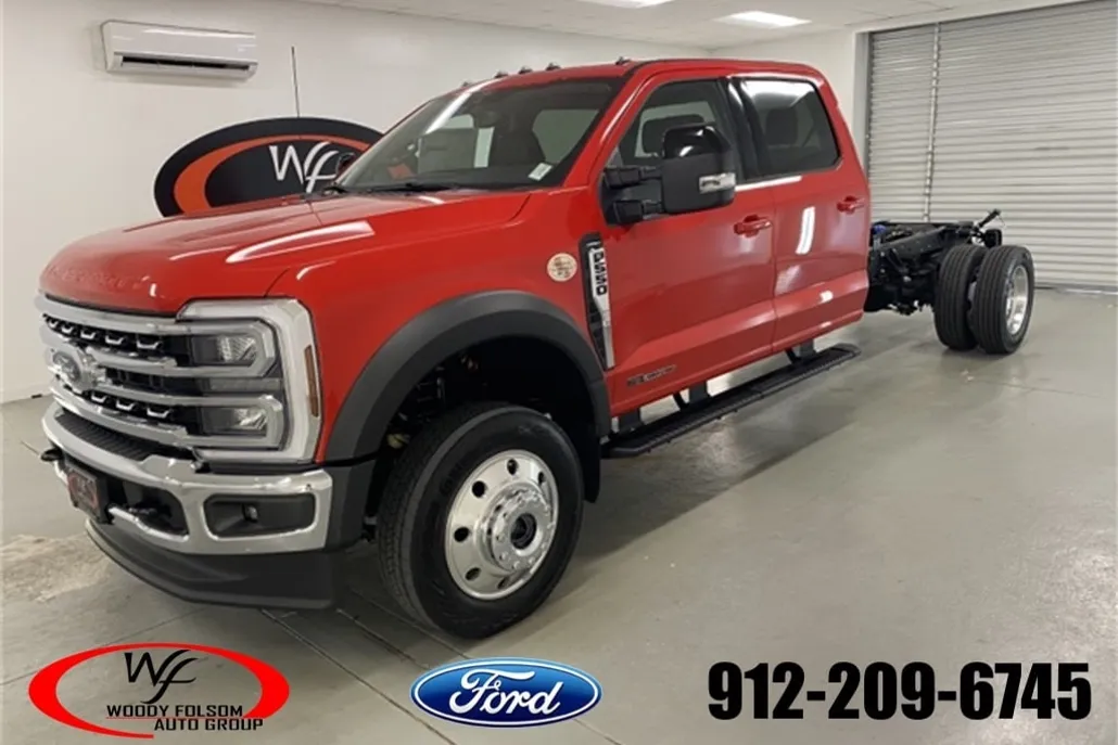 2025 Ford F-550 photo 1