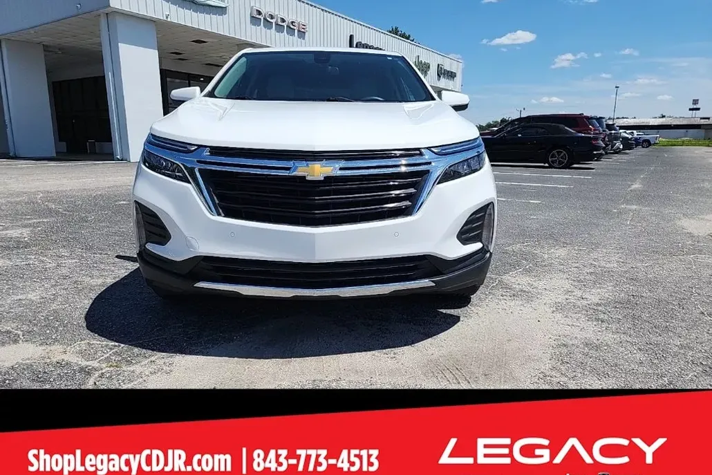 2023 Chevrolet Equinox LT photo 1