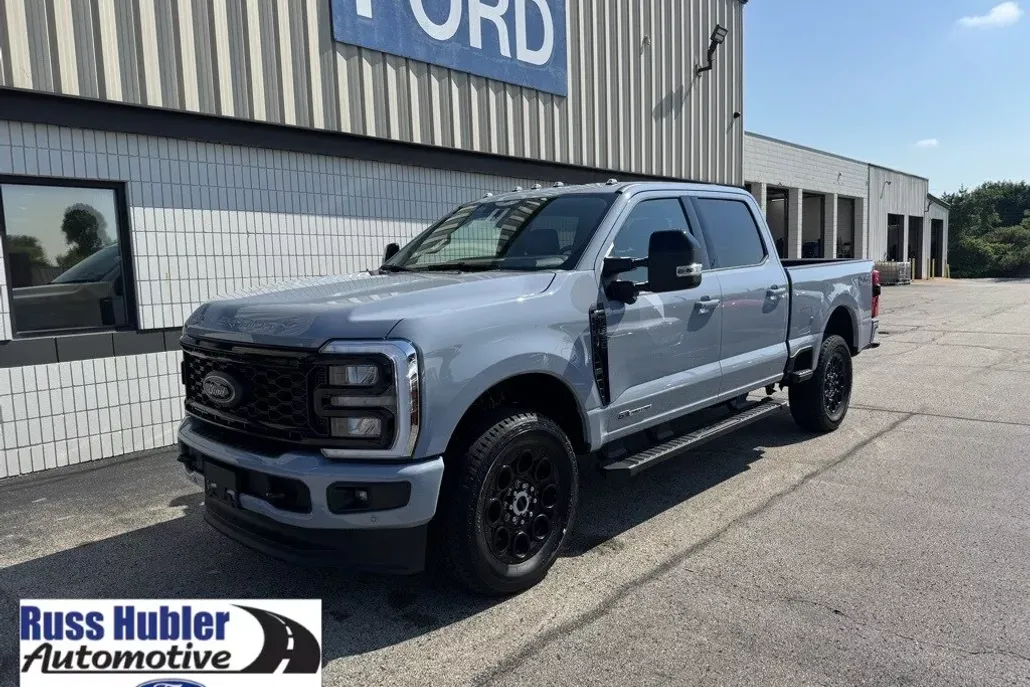 2025 Ford F-250 Lariat photo 1