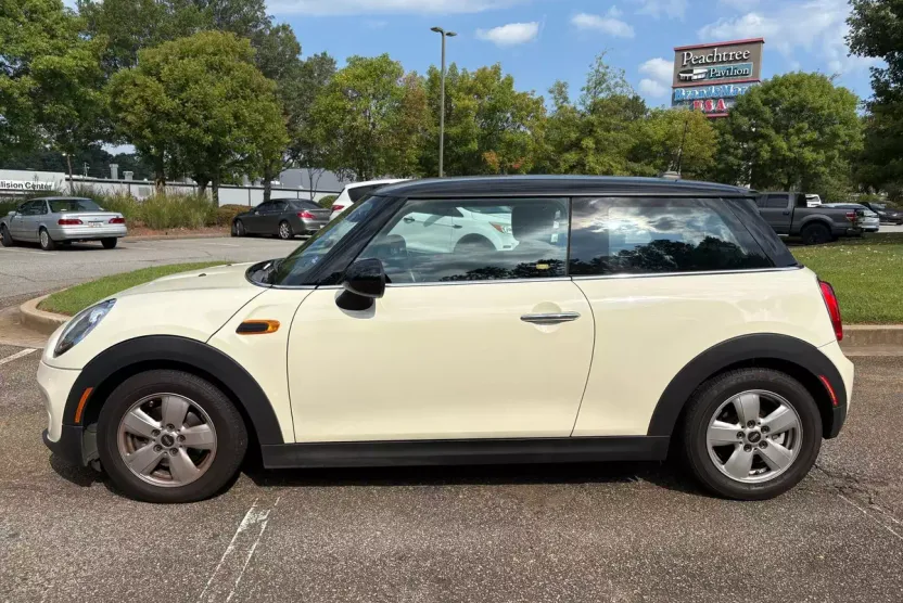 2015 Mini Cooper 2 Door Hardtop photo 1