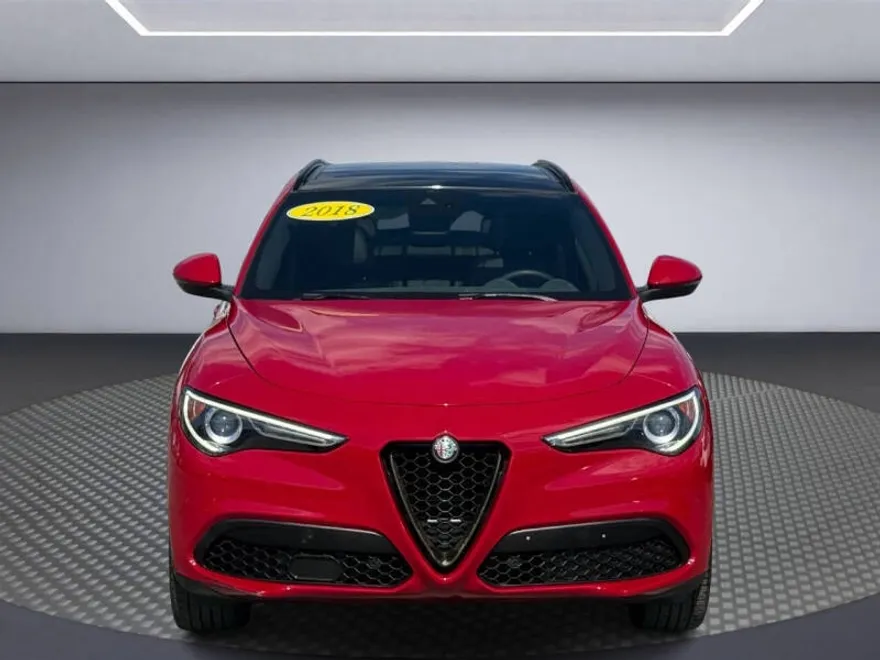 2018 Alfa Romeo Stelvio Ti Sport photo 1