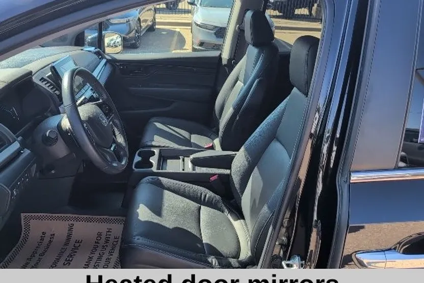 2024 Honda Odyssey Touring photo 1
