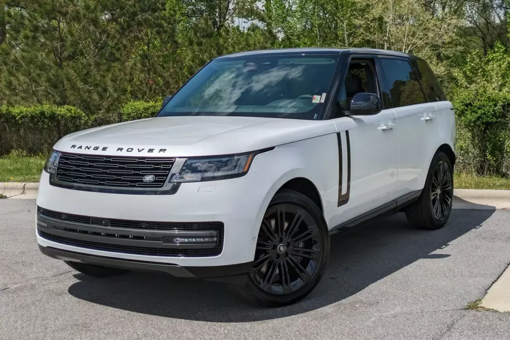 2025 Land Rover Range Rover SE photo 1