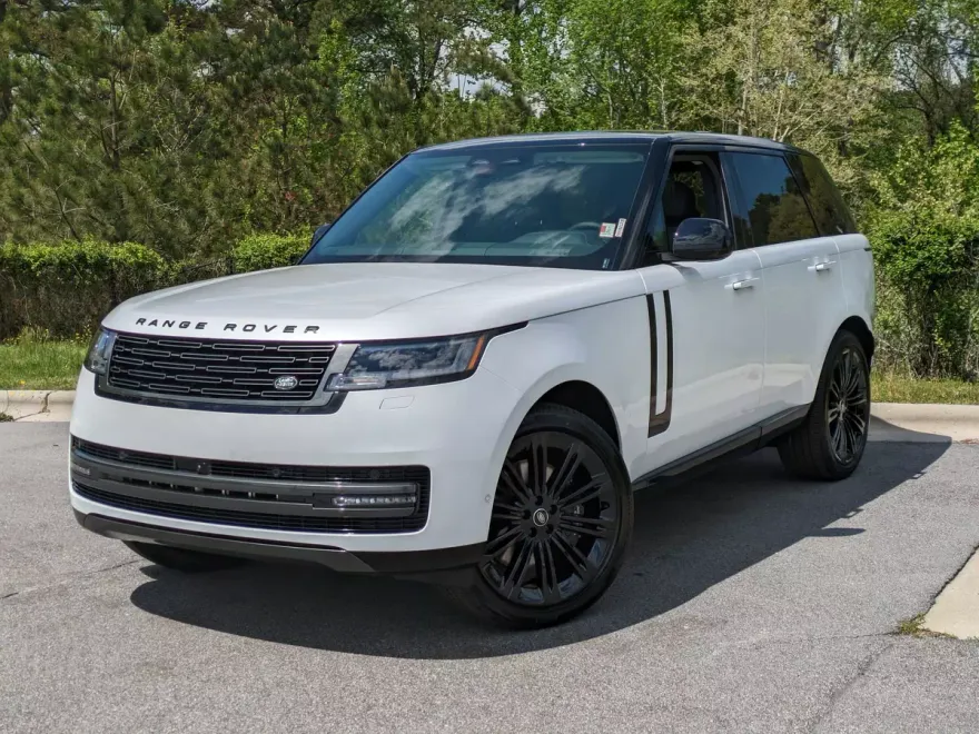 2025 Land Rover Range Rover SE photo 1
