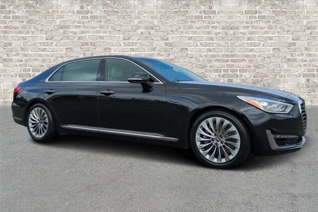 2018 Genesis G90 3.3T Premium photo 1