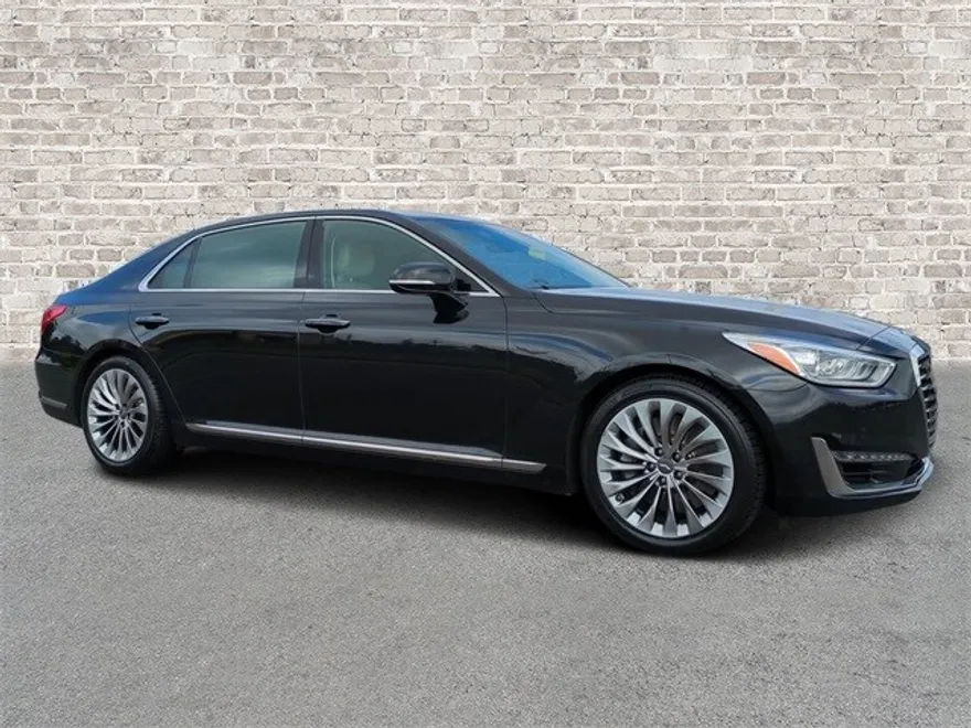 2018 Genesis G90 3.3T Premium photo 1