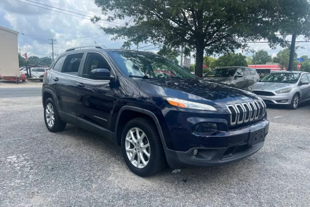 2014 Jeep Cherokee Altitude photo 1