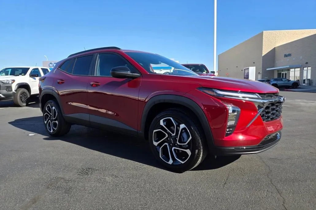 2025 Chevrolet Trax photo 1