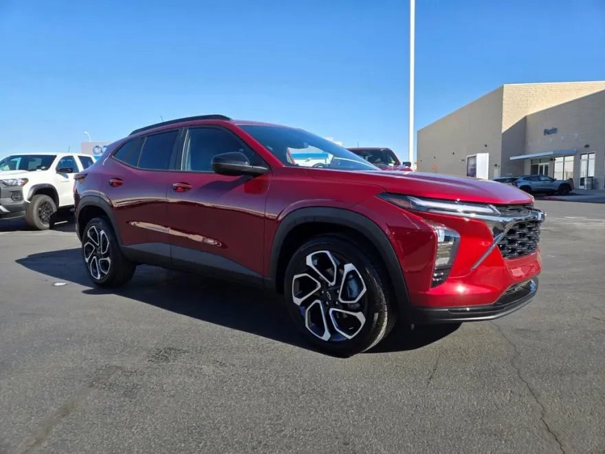 2025 Chevrolet Trax photo 1