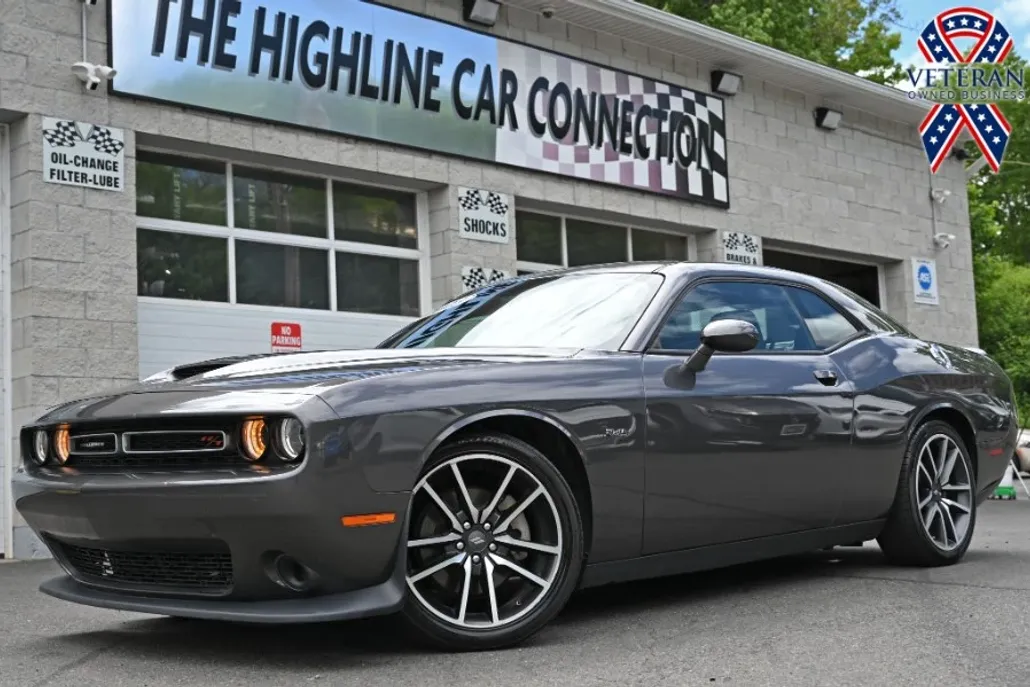 2023 Dodge Challenger R/T photo 1
