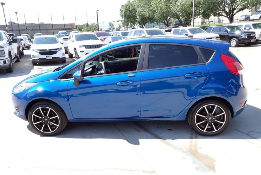 2018 Ford Fiesta SE photo 1