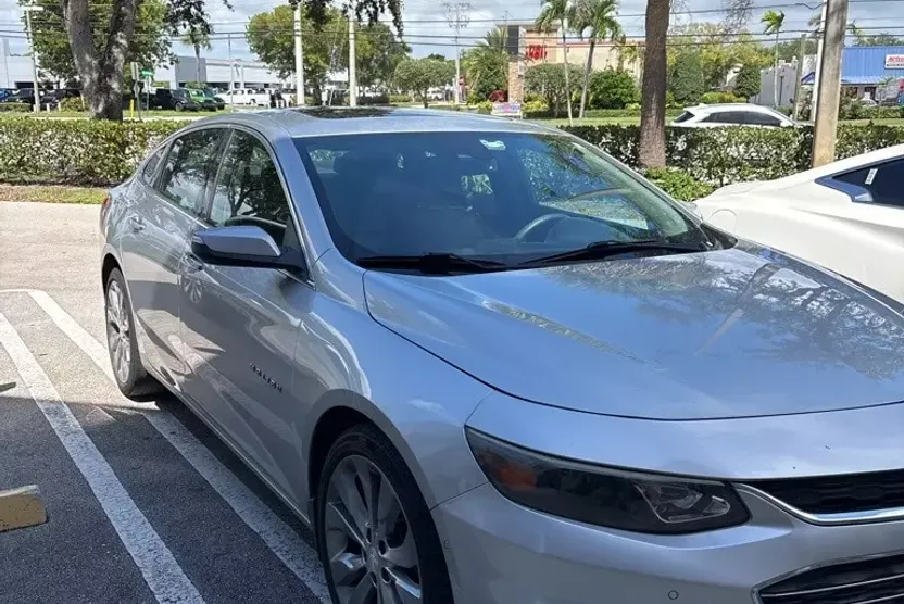 2017 Chevrolet Malibu Premier photo 1