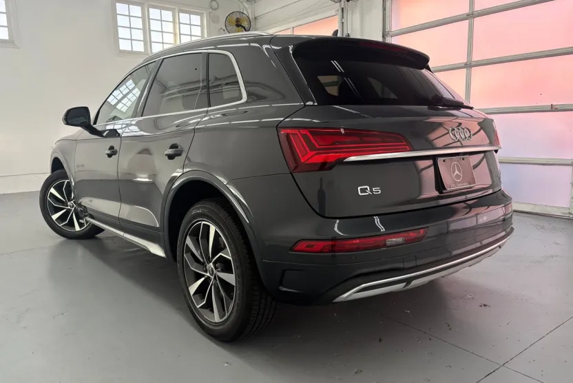 2021 Audi Q5 Premium photo 1