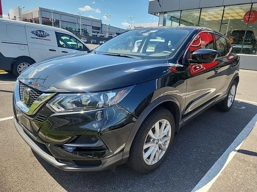 2022 Nissan Rogue Sport S photo 1